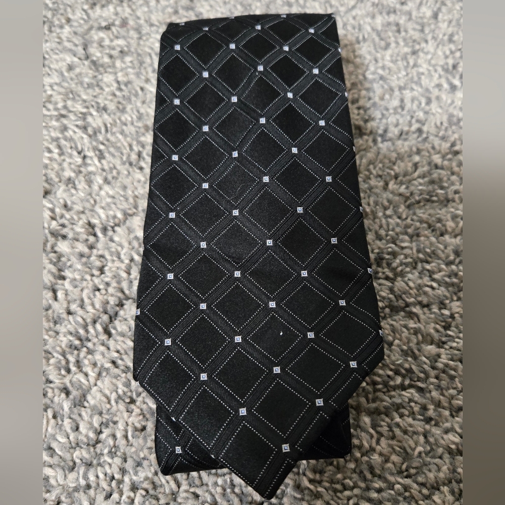 Nautica Elegant Black & Silver Patterned Tie, Length 60 Inches, Excellent Cond.